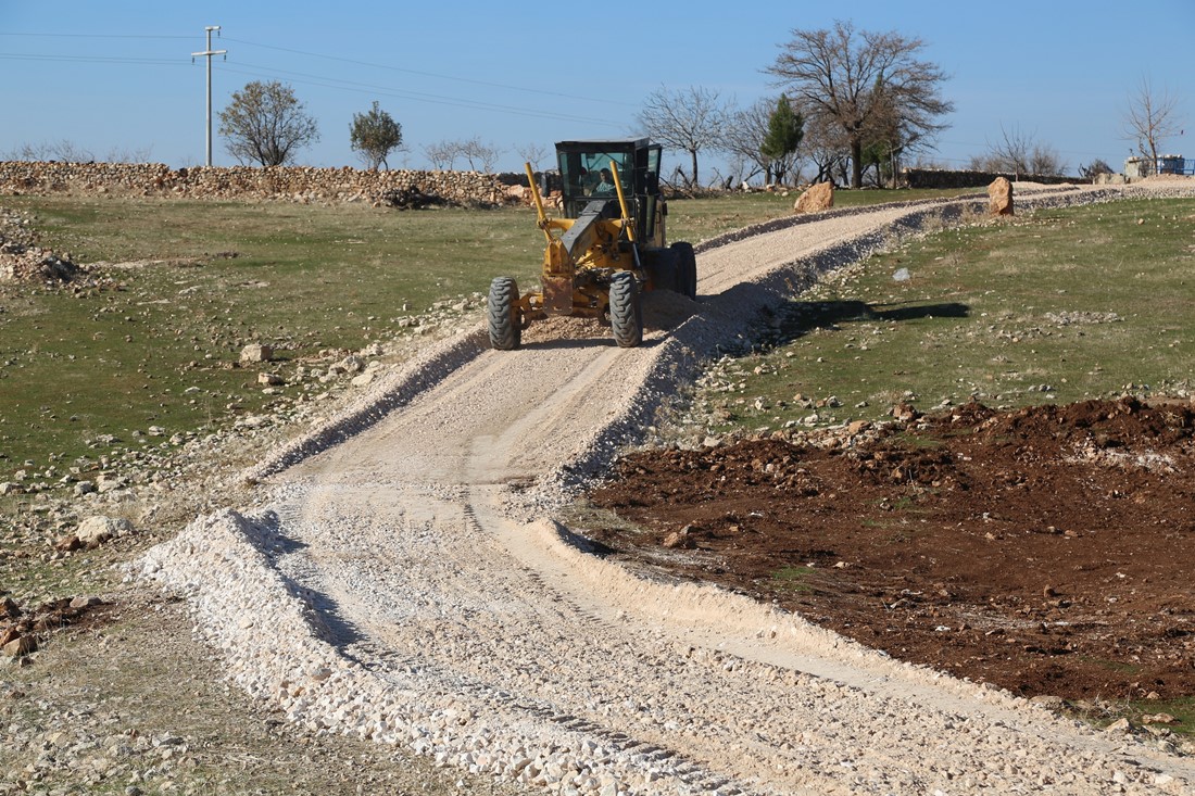 HALİLİYE BELEDİYESİNDEN 7 AYRI NOKTADA YOL ÇALIŞMASI
