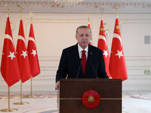 “KAĞITHANE’Yİ İSTANBUL’UN PARLAYAN YILDIZI HÂLİNE GETİRECEK YATIRIMLARI HAYATA GEÇİRDİK”