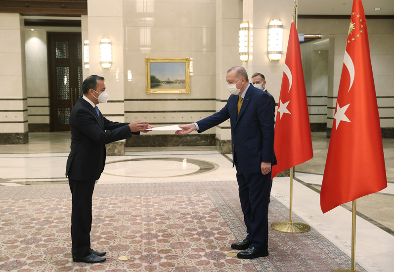 El Salvador büyükelçisinden güven mektubu