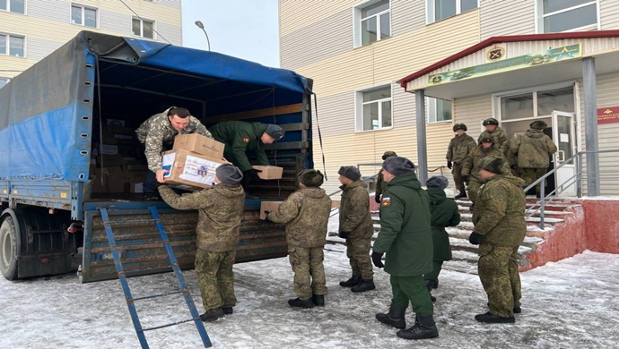 «Единая Россия» привезла более тысячи подарков в военную часть Тоцкого в Оренбургской области