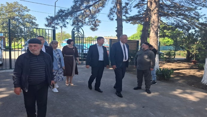 Школы, детсады, каток: «Единая Россия» проверила ход капремонта на объектах народной программы в регионах