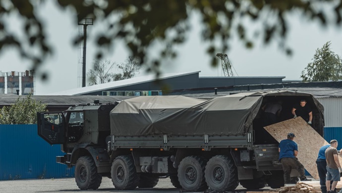 Стройматериалы, техника, маскировочные сети и лекарства: «Единая Россия» продолжает поддерживать бойцов в зоне СВО