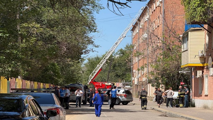 Волонтёры «Единой России» и МГЕР помогают пострадавшим в результате обрушения дома в Астрахани