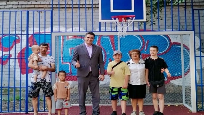 При поддержке «Единой России» в Челябинске отремонтировали спортплощадку