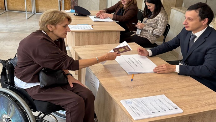 Активисты «Единой России» проверили избирательные участки в Махачкале на доступность для маломобильных граждан