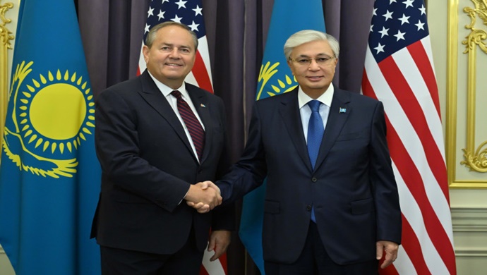 Cumhurbaşkanı Kassym-Jomart Tokayev, Cameco Corporation CEO’su Tim Gitzel ile bir araya geldi