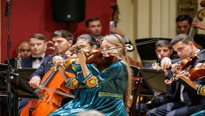 Tacikistan Devlet Senfoni Orkestrası’nın Viyana’daki İlk Konseri