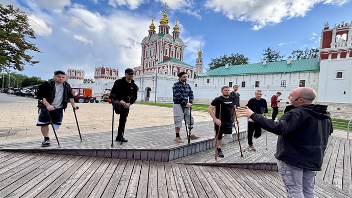 «Единая Россия» организовала для ветеранов СВО экскурсию по Москве