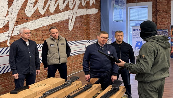 «Единая Россия» и фонд «Ветераны специальной военной и контртеррористических операций» передали оружие бойцам СВО