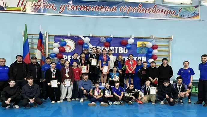 Birleşik Rusya’nın desteğiyle Kizlyar’da masa tenisi müsabakaları düzenlendi