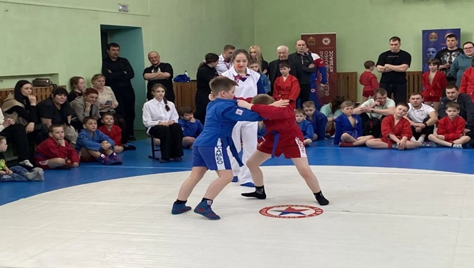 Birleşik Rusya’nın desteğiyle Kemerovo’da şehir çapında bir sambo turnuvası düzenlendi