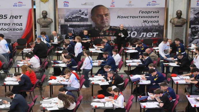 Ветеран Великой Отечественной войны Евгений Макаров дал старт «Диктанту Победы» «Единой России»