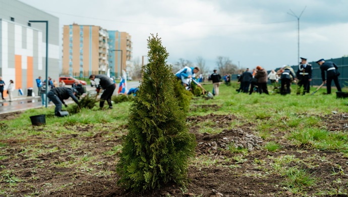 При участии «Единой России» в Донецке заложили Благовещенский сад