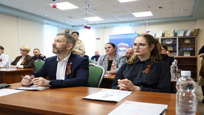 Соколиный центр, морские суда, роддом: «Диктант Победы» «Единой России» первыми написали жители Дальнего Востока