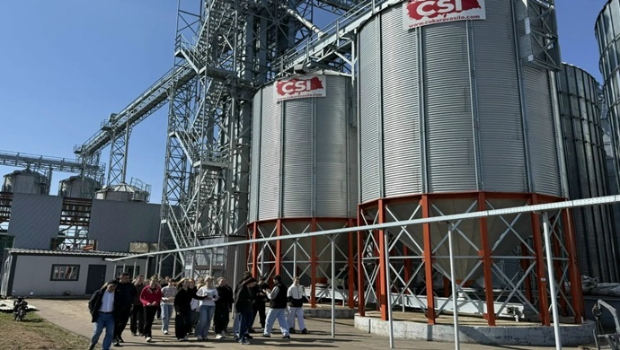 «Единая Россия» организовала для школьников Бугуруслана Оренбургской области профориентационную экскурсию на элеватор