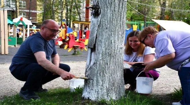 Birleşik Rusya, İvanovo’daki bir çocuk parkında temizlik günü düzenledi