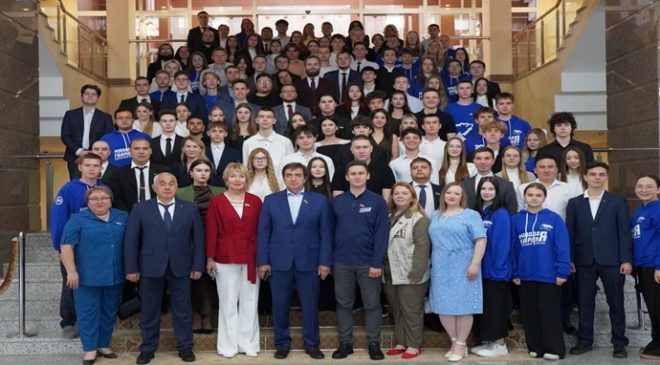 Birleşik Rusya ve Birleşik Rusya Genç Muhafızları, Tataristan’daki siyasi olarak aktif gençler için PolitZavod projesinin yeni sezonunu başlattı