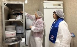 «Единая Россия» проверила условия пребывания детей в пришкольном лагере в Губкинском (ЯНАО)
