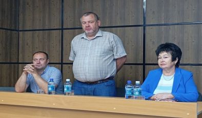 Адресная помощь, дорожный ремонт и жилищные вопросы: «Единая Россия» рассмотрела обращения жителей регионов