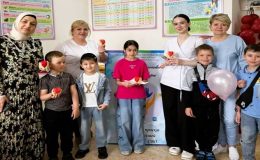 Pokachi’de (Khanty-Mansi Özerk Okrugu), Birleşik Rusya Kadın Hareketi, SVO katılımcılarının çocukları için bir sağlık muayenesi düzenledi