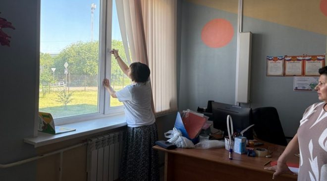 Çelyabinsk’te, Birleşik Rusya partisi çocuk oyun alanlarını güvenlik açısından denetledi