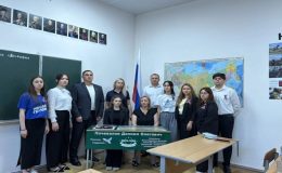 «Единая Россия» установила Парту Героя в волгоградском филиале МФЮА