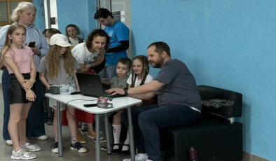 Birleşik Rusya, Omsk’ta bir aile bilgi yarışması düzenledi