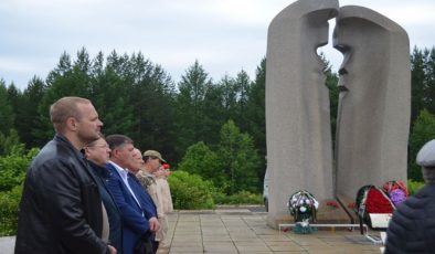 Представители «Единой России» почтили память жертв железнодорожной катастрофы под Ашой в Челябинской области