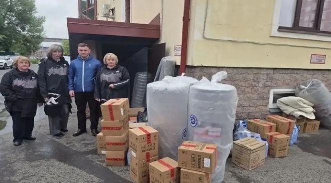 Birleşik Rusya, kurdele karşılığında otomobil, jeneratör, dört pervaneli insansız hava aracı ve çocukların resimlerini bağışladı