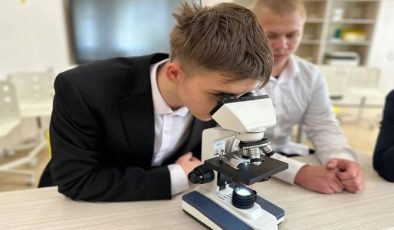 Birleşik Rusya Halk Programı kapsamında, Kuzbass’taki yaklaşık 600 okul ve anaokuluna yeni ekipman ve mobilya verilecek