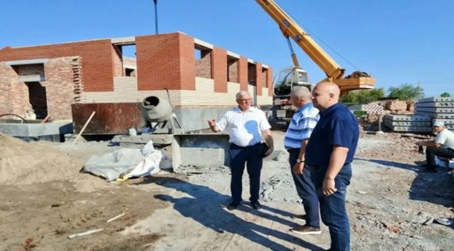 Novosibirsk Bölgesi’nin Tatar İlçesi’nde, Birleşik Rusya Halk Programı 2021 kapsamında sosyal konutlar inşa ediliyor