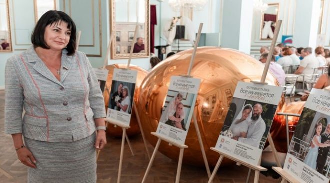 При поддержке депутатов «Единой России» в Севастополе открылась фотовыставка о семейных ценностях