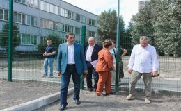 Okullar, bir klinik, bir toplum merkezi, yollar: Birleşik Rusya milletvekilleri, Halk Programı kapsamındaki yerlerdeki çalışmaların hızını ve kalitesini değerlendirdi