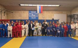 “Çocuk Sporları” parti projesinin katılımıyla Voronezh’de “Kahramanlar Yakınımızda” adlı bir spor ve vatanseverlik etkinliği düzenlendi