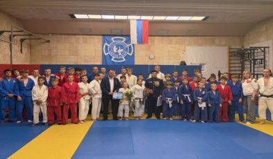 “Çocuk Sporları” parti projesinin katılımıyla Voronezh’de “Kahramanlar Yakınımızda” adlı bir spor ve vatanseverlik etkinliği düzenlendi