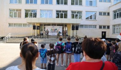 Birleşik Rusya’nın yeni Halk Programı’na ilişkin öneriler, Luhansk’taki bir avlu festivalinde sunuldu
