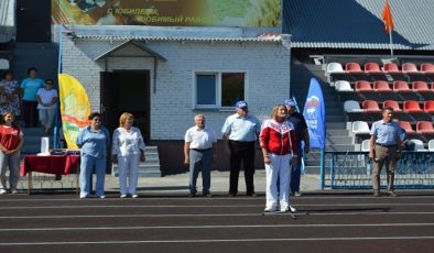 Genç Muhafızlar ve Birleşik Rusya destekçilerinin katılımıyla Novosibirsk bölgesinde bir GTO festivali ve sağlık çalışanları için bir Spartakiad düzenlendi