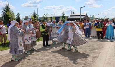 Tataristan’daki Birleşik Rusya halk destek merkezi “Kültürde Birlikte” festivalini düzenledi