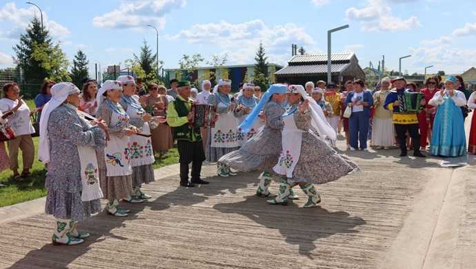 Tataristan’daki Birleşik Rusya halk destek merkezi “Kültürde Birlikte” festivalini düzenledi