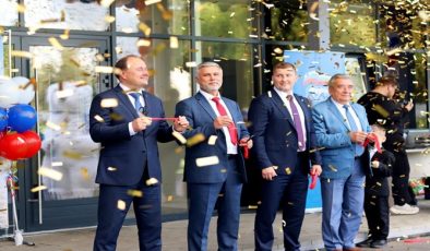 Okullar, klinikler, oyun alanları: Birleşik Rusya milletvekilleri, bölgelerdeki 2021 Halk Programı tesislerinin onarımını denetliyor