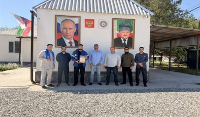 В Чечне активисты «Единой России» и МГЕР поздравили работников нефтегазовой отрасли с профессиональным праздником