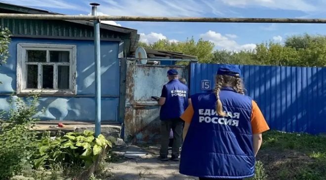 Волонтёры лагеря «Курский рубеж» восстанавливают жилые дома и социальные объекты в приграничье