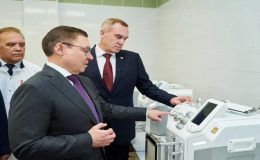 Владимир Якушев оценил результаты строительства станции переливания крови в Сургуте