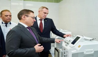 Vladimir Yakushev, Surgut’ta kurulan kan transfüzyon istasyonunun sonuçlarını değerlendirdi