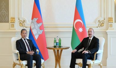 İlham Aliyev, Kamboçya Başbakanı ile sınırlı katılımlı bir görüşme gerçekleştirdi