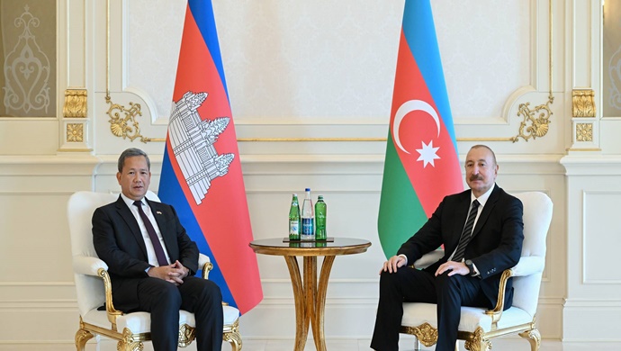 İlham Aliyev, Kamboçya Başbakanı ile sınırlı katılımlı bir görüşme gerçekleştirdi