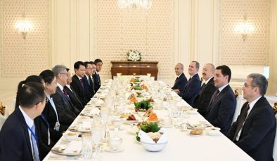 Laos Cumhurbaşkanı onuruna, Cumhurbaşkanı İlham Aliyev adına verilen resmi öğle yemeği