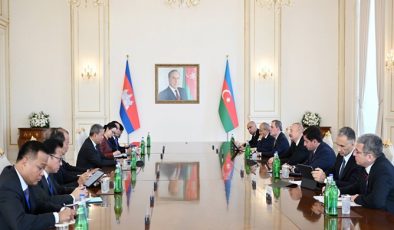 İlham Aliyev, Kamboçya Başbakanı ile kapsamlı bir görüşme gerçekleştirdi